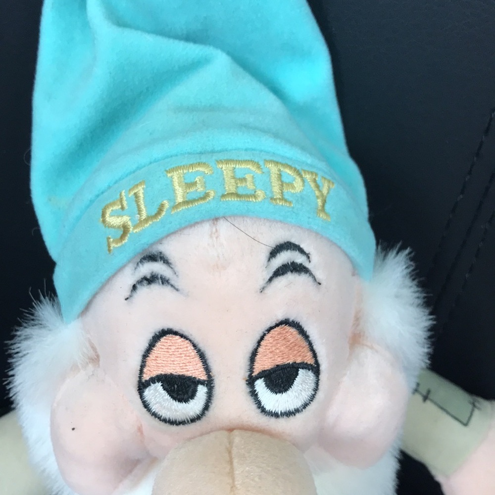 Disney Snow White Sleepy dwarf stuffy - Picture 2 of 6
